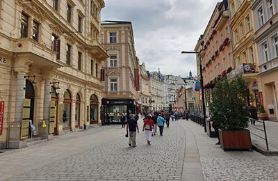 Karlovy Vary y Cesky